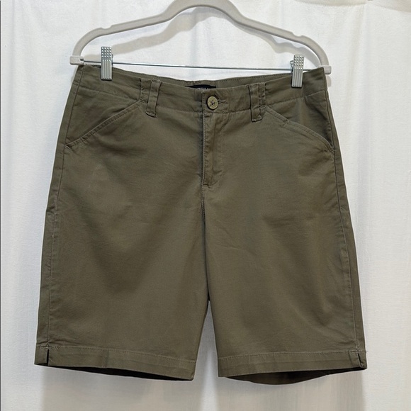 Lee Women's Olive Green Shorts, size 10 - Picture 1 of 6